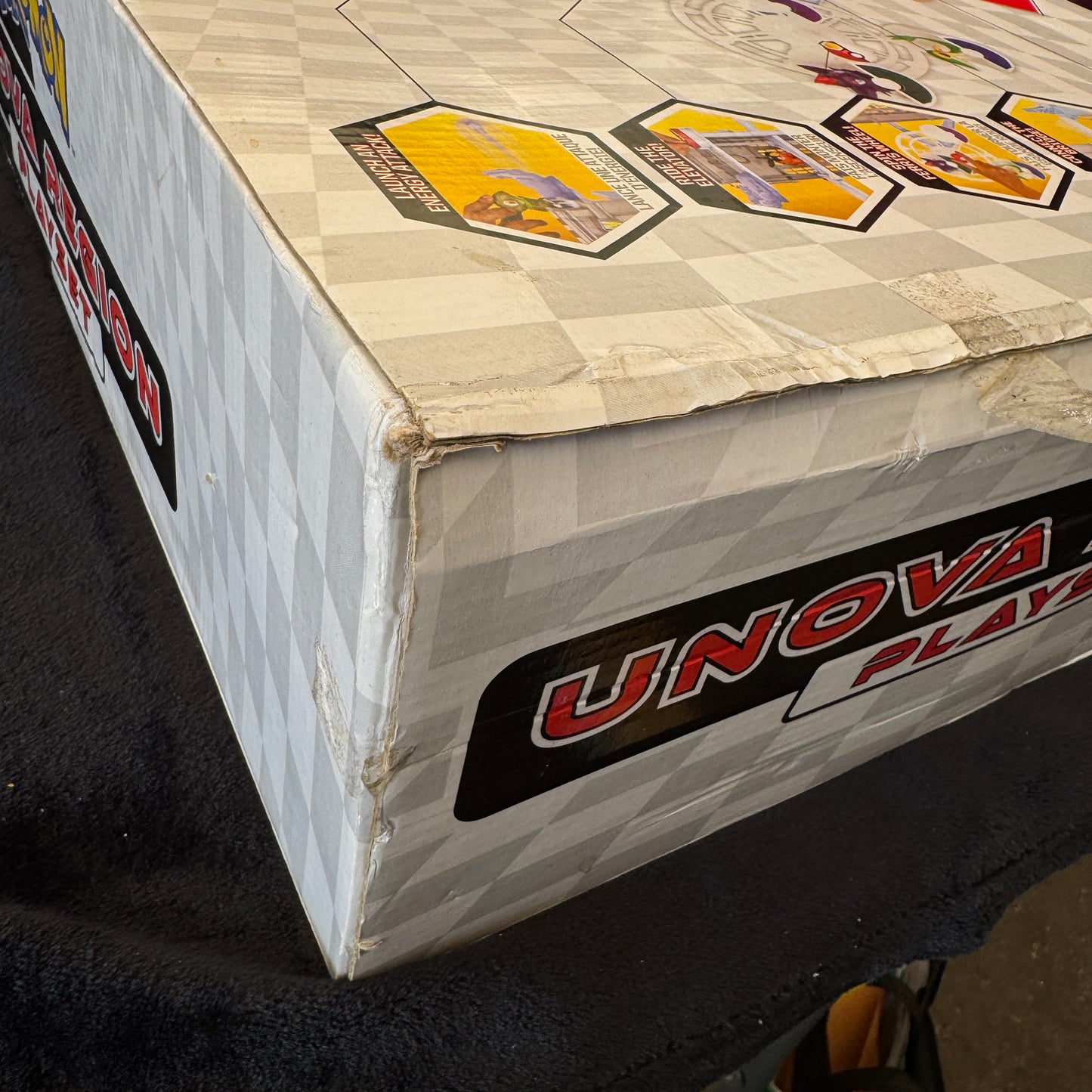 POKEMON Jakks Pacific 2011 UNOVA REGION PLAYSET - USED