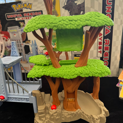 POKEMON Jakks Pacific 2011 UNOVA REGION PLAYSET - USED